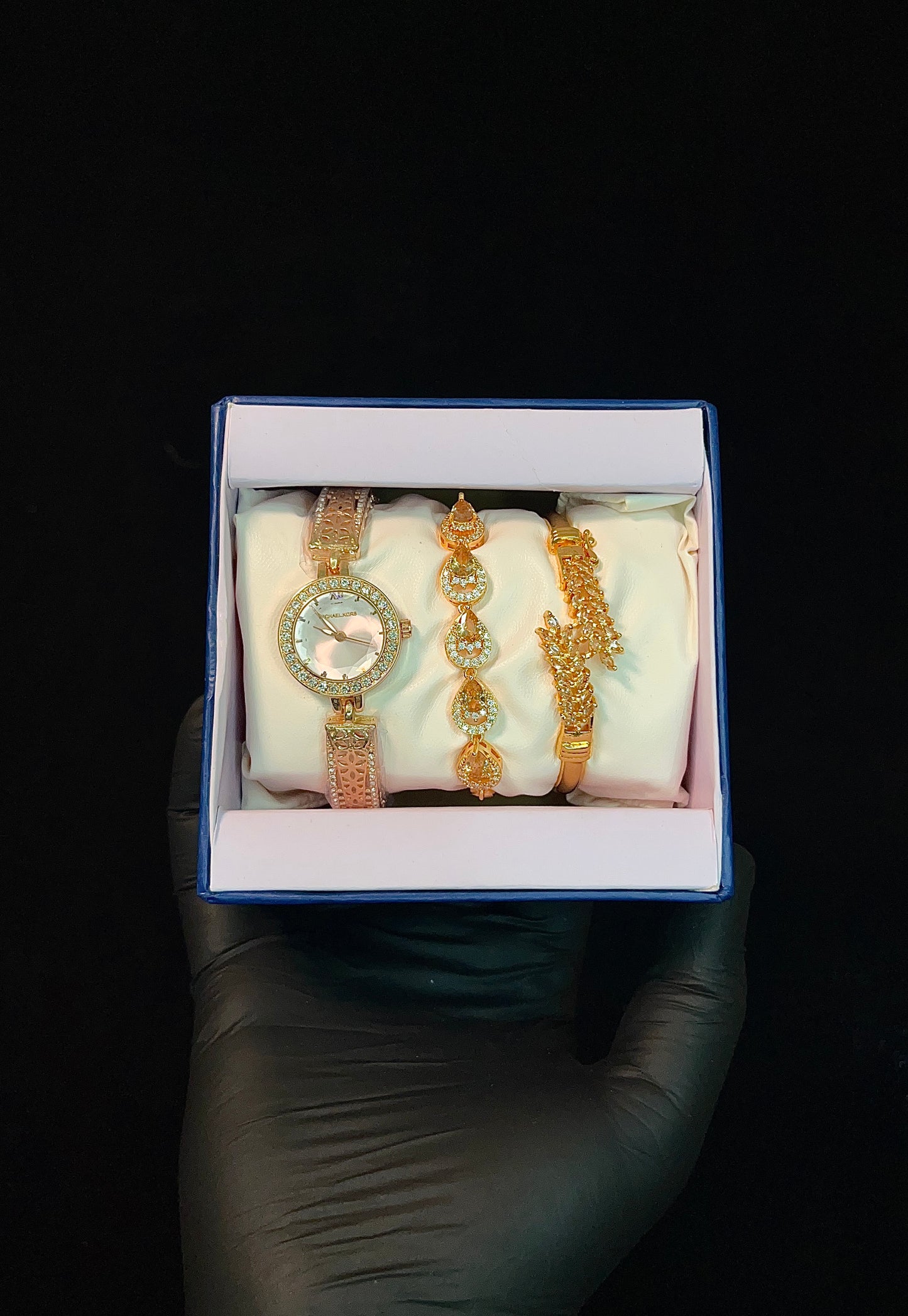 Elegant Women’s Gold Watch Set with Matching Bracelets – Luxury Gift Box